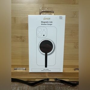NEW Sonix Magnetic Link Wireless Charger With 6.5 Foot Cable